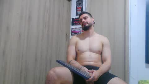 Snapshot of aaron_kwok28 chatting on November 8, 3:39 am Aaron kwok online show from November 8, 3:39 am