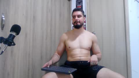 Snapshot of aaron_kwok28 chatting on November 11, 1:38 am Aaron kwok online show from November 11, 1:38 am