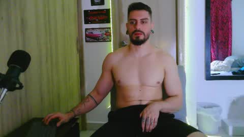 Snapshot of aaron_kwok28 chatting on January 18, 3:54 am Aaron kwok online show from January 18, 3:54 am