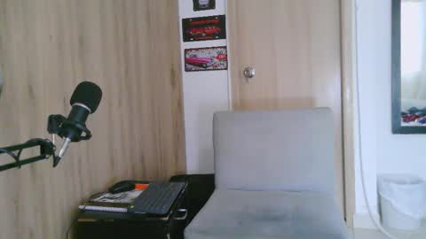 Snapshot of aaron_kwok28 chatting on February 17, 10:38 pm Aaron kwok online show from February 17, 10:38 pm