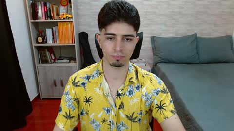 Aaron online show from December 1, 8:31 pm
