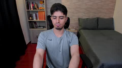 Aaron online show from December 7, 10:06 pm