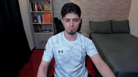 Aaron online show from December 9, 8:44 pm