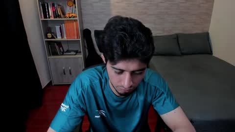 Aaron online show from January 23, 7:29 pm