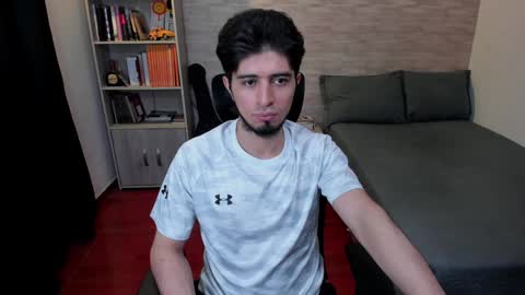 Aaron online show from January 25, 9:04 pm
