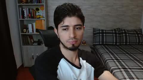 Aaron online show from October 3, 7:33 pm