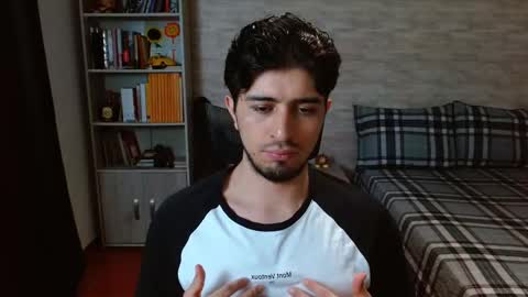 Aaron online show from February 4, 7:09 pm