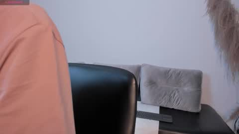 Snapshot of aaron_whitee chatting on January 9, 11:02 am Aaron online show from January 9, 11:02 am