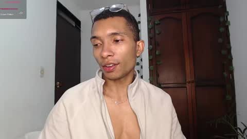 Heyy my name is Aaron online show from January 2, 11:16 pm