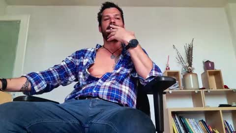 Aaron online show from May 4, 7:04 am