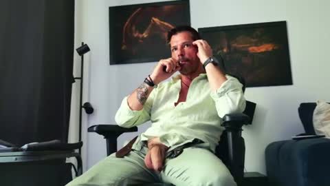Snapshot of aaronbomer chatting on July 2, 2:23 pm Aaron online show from July 2, 2:23 pm