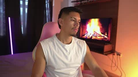 AARON  online show from May 5, 2:58 pm