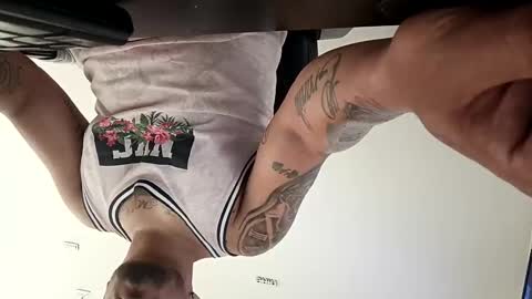 Snapshot of aaronhunter__ chatting on January 3, 5:10 pm ig aaron hunter123 online show from January 3, 5:10 pm