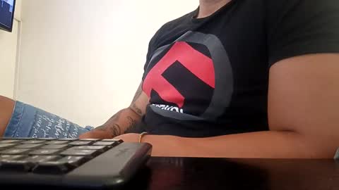 Snapshot of aaronhunter__ chatting on January 11, 3:42 pm ig aaron hunter123 online show from January 11, 3:42 pm