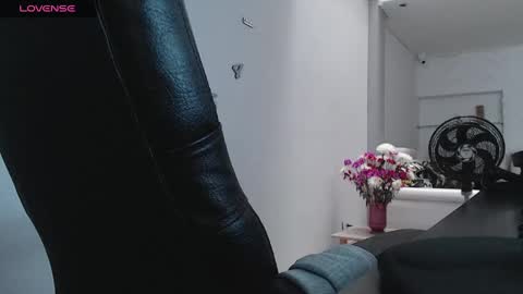 Snapshot of aaronhunter__ chatting on February 7, 6:45 pm ig aaron hunter123 online show from February 7, 6:45 pm