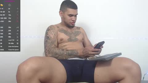 Snapshot of aaronhunter__ chatting on February 9, 7:38 am ig aaron hunter123 online show from February 9, 7:38 am