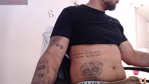 Snapshot of aaronhunter__ chatting on February 17, 2:15 pm ig aaron hunter123 online show from February 17, 2:15 pm