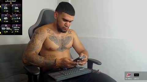 Snapshot of aaronhunter__ chatting on October 1, 8:42 am ig aaron hunter123 online show from October 1, 8:42 am