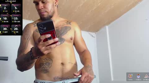 Snapshot of aaronhunter__ chatting on October 3, 7:38 am ig aaron hunter123 online show from October 3, 7:38 am