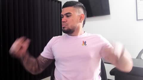 Snapshot of aaronhunter__ chatting on February 11, 4:23 pm ig aaron hunter123 online show from February 11, 4:23 pm