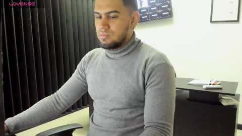 ig aaron hunter123 online show from March 11, 1:28 pm