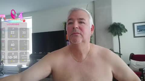 Snapshot of aarosteev chatting on October 6, 2:36 pm Jason online show from October 6, 2:36 pm