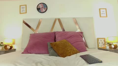 Snapshot of aashleytaylor chatting on March 3, 6:01 pm AASHLEY online show from March 3, 6:01 pm