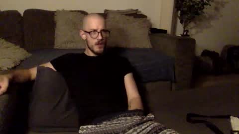 Snapshot of abbel_stone chatting on December 23, 5:39 am abbel_stone online show from December 23, 5:39 am