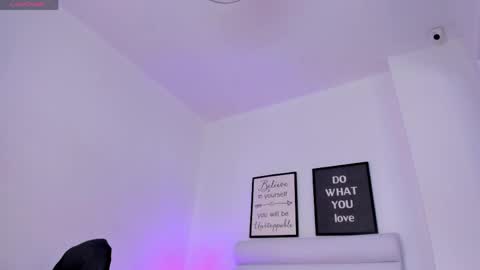 abbey_walker online show from April 2, 11:30 am