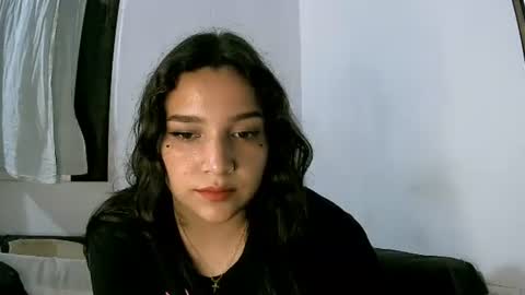 Snapshot of abbie_23 chatting on October 28, 1:42 am Abbie cute online show from October 28, 1:42 am