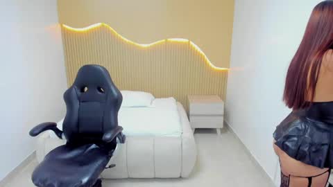 Snapshot of abbiecarson chatting on April 1, 12:28 pm abbiecarson online show from April 1, 12:28 pm