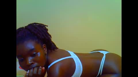 abbiehh online show from April 17, 2:53 pm