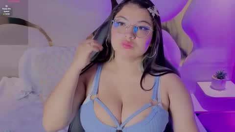 abbiejones_ online show from February 5, 1:49 pm