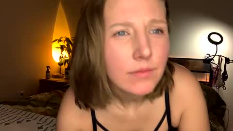 Snapshot of abbienextdoor chatting on January 12, 10:01 pm Abbie online show from January 12, 10:01 pm