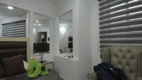 Abbie  online show from May 6, 11:48 am