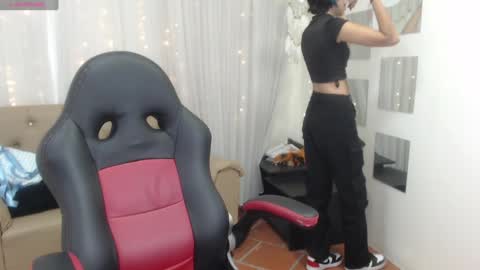 Snapshot of abbiross chatting on December 11, 7:14 pm Abbi online show from December 11, 7:14 pm