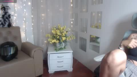 Snapshot of abbiross chatting on February 4, 7:44 pm Abbi online show from February 4, 7:44 pm