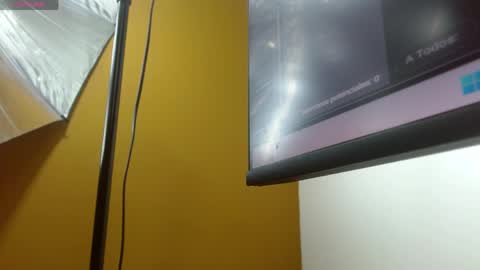 Snapshot of abbiross chatting on April 1, 3:42 pm Abbi online show from April 1, 3:42 pm