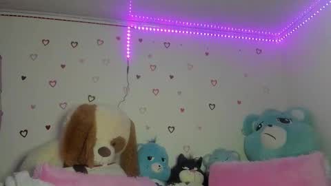 Snapshot of abby_glow chatting on February 19, 11:34 pm abby_glow online show from February 19, 11:34 pm