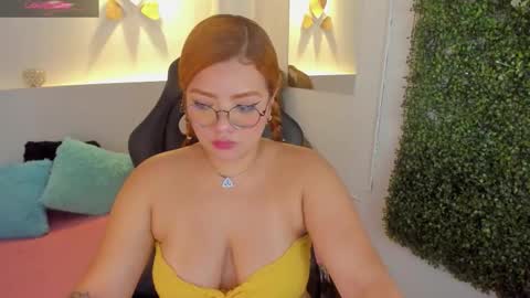 Abby  online show from March 26, 8:25 pm