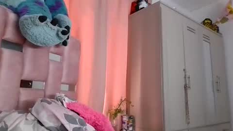 Snapshot of abby_moss_2 chatting on October 30, 3:13 pm abby_moss_2 online show from October 30, 3:13 pm