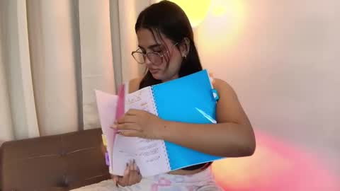 Snapshot of abby_raschell chatting on February 20, 6:26 am abby_raschell online show from February 20, 6:26 am