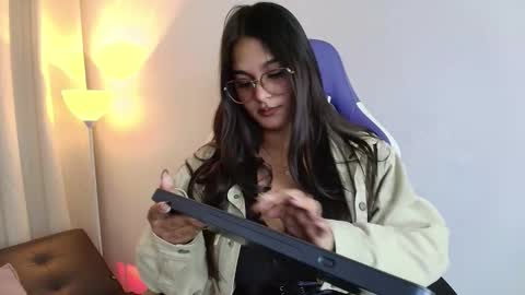 Snapshot of abby_raschell chatting on February 28, 5:08 am abby_raschell online show from February 28, 5:08 am