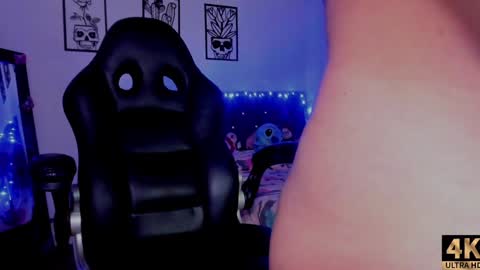 Snapshot of abby_sexygirl1 chatting on January 2, 7:23 am Abby online show from January 2, 7:23 am