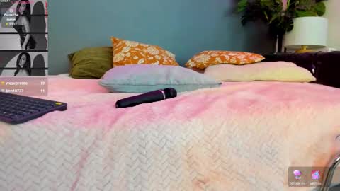 Snapshot of abby_stonee_ chatting on October 17, 9:45 am Abby online show from October 17, 9:45 am