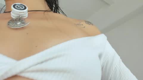 Laura  online show from May 20, 3:07 pm