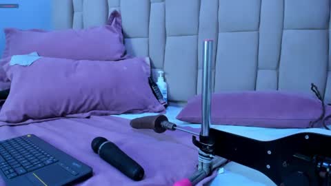 abbyadams23 online show from January 9, 2:22 am