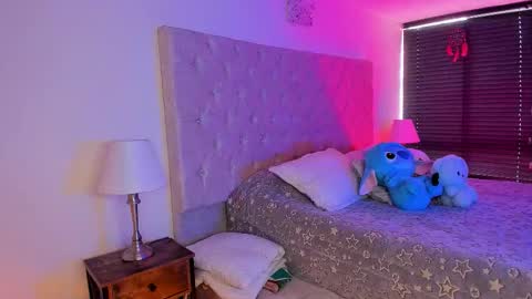 START TRANSMISSION ---- AM COLOMBIA TIME online show from October 7, 1:52 pm