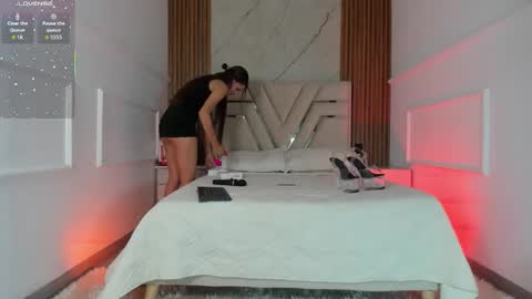 Snapshot of abbyevaans chatting on December 17, 11:49 am Abby Evans online show from December 17, 11:49 am