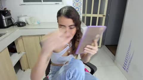 sara online show from May 4, 2:40 am